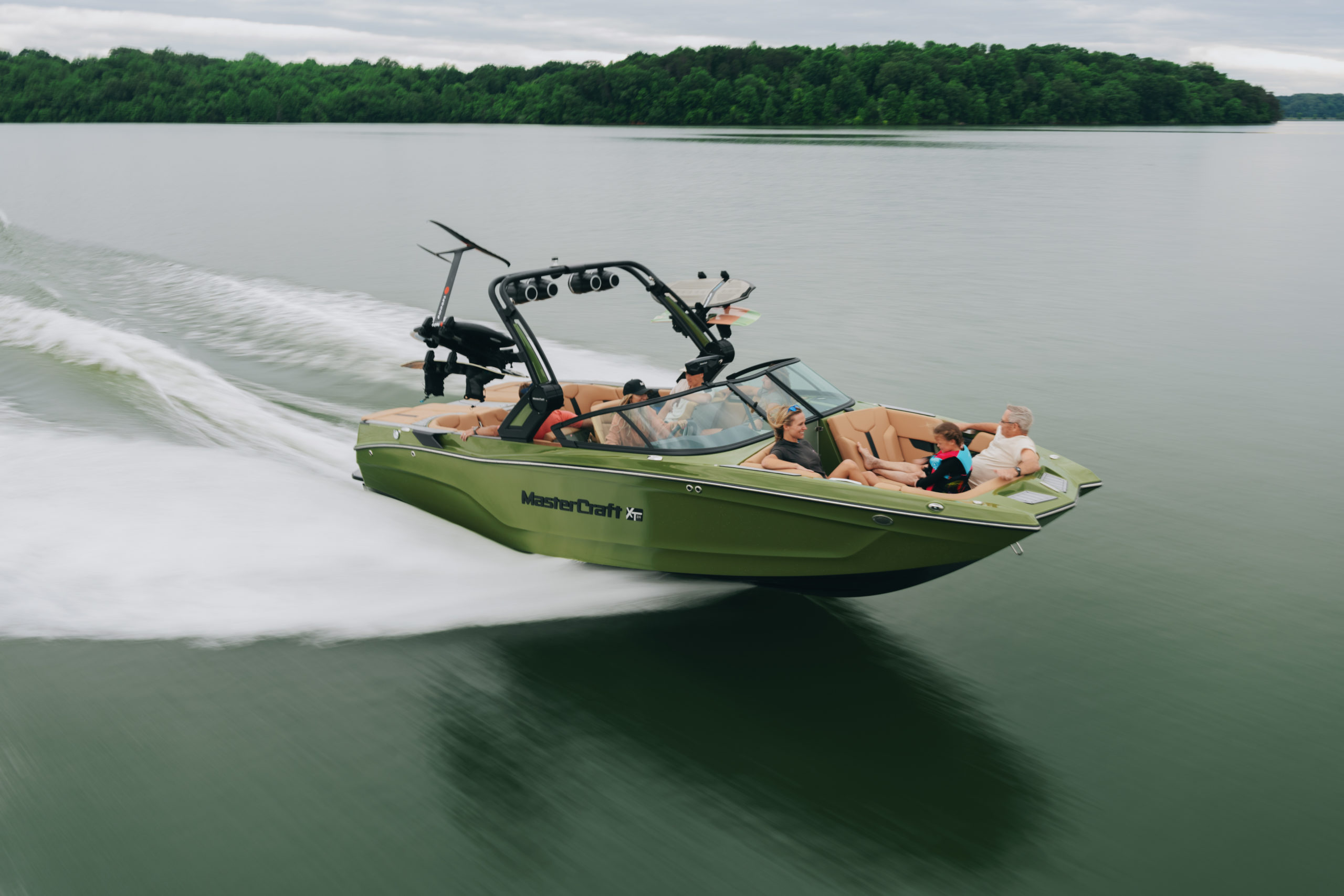 Mastercraft X22 sur l'eau