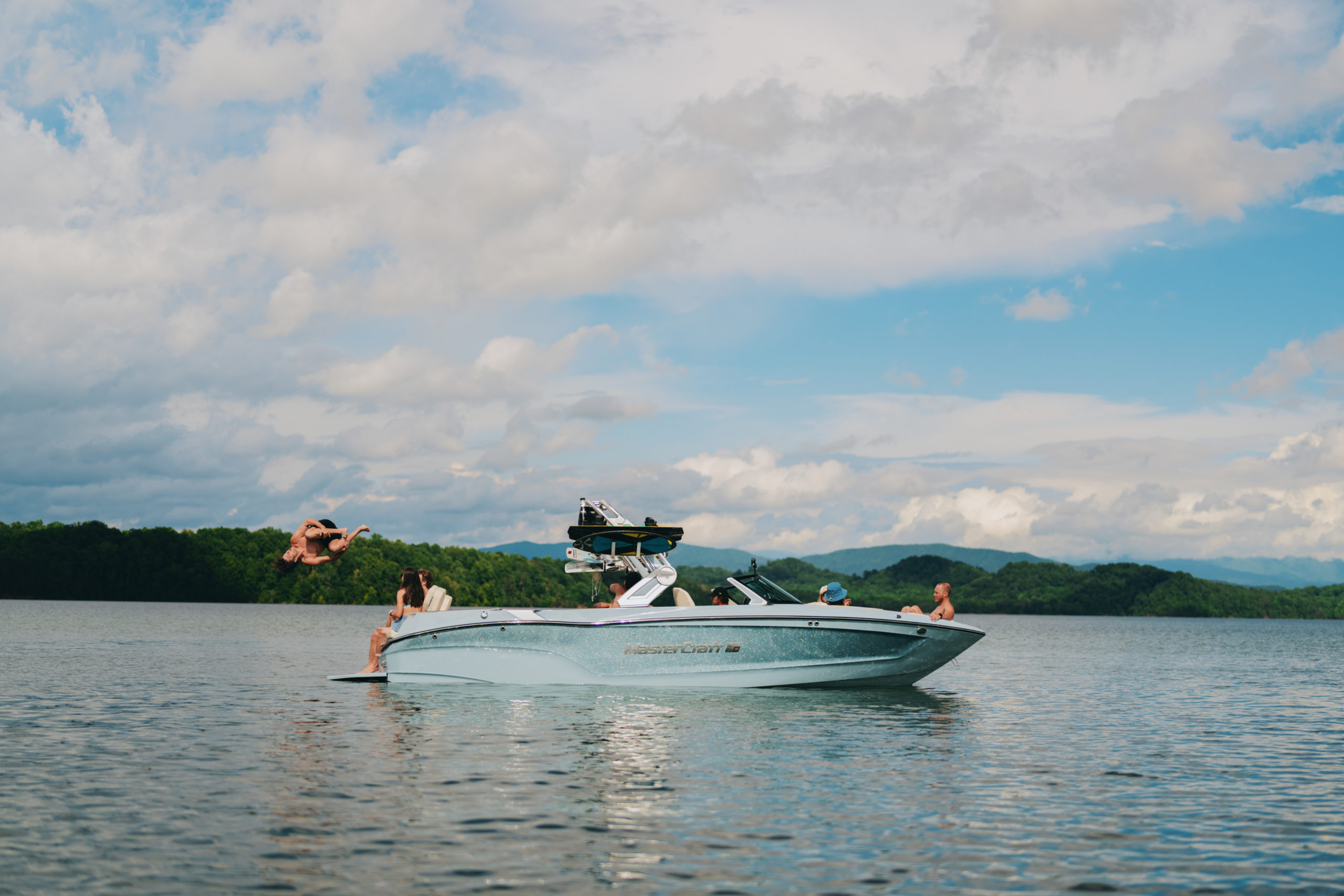 Mastercraft X22 sur l'eau