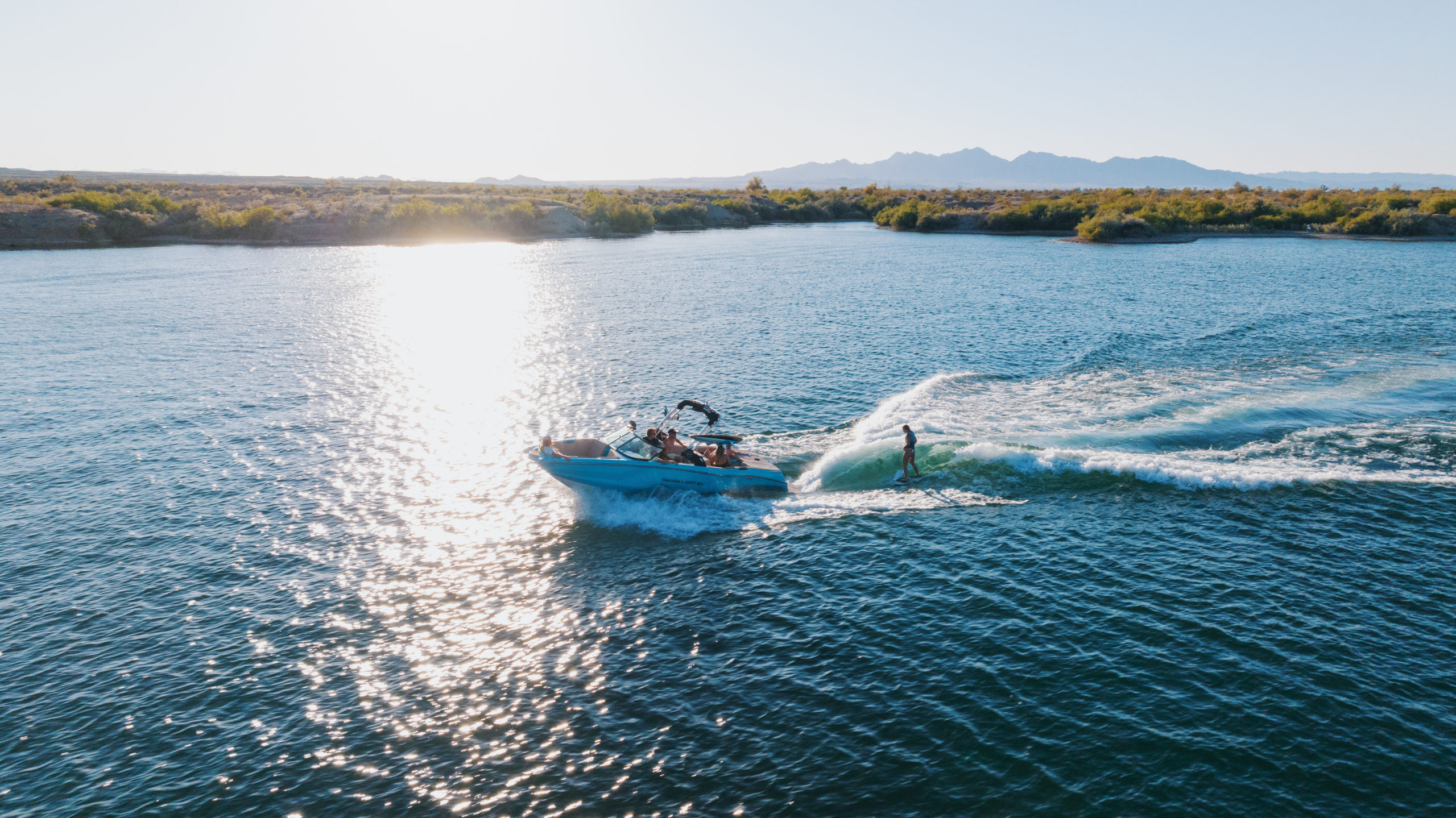 Mastercraft X22 sur l'eau